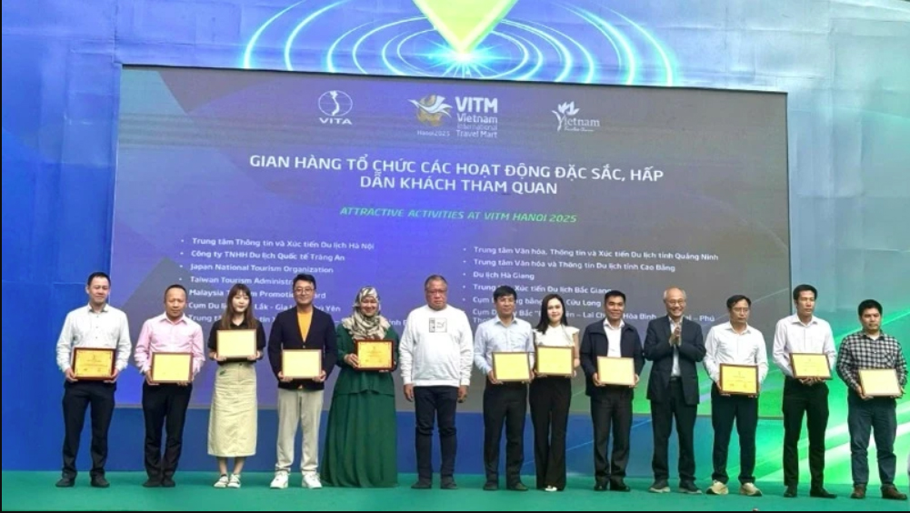 Businesses honoured for organising appealing activities at the VITM